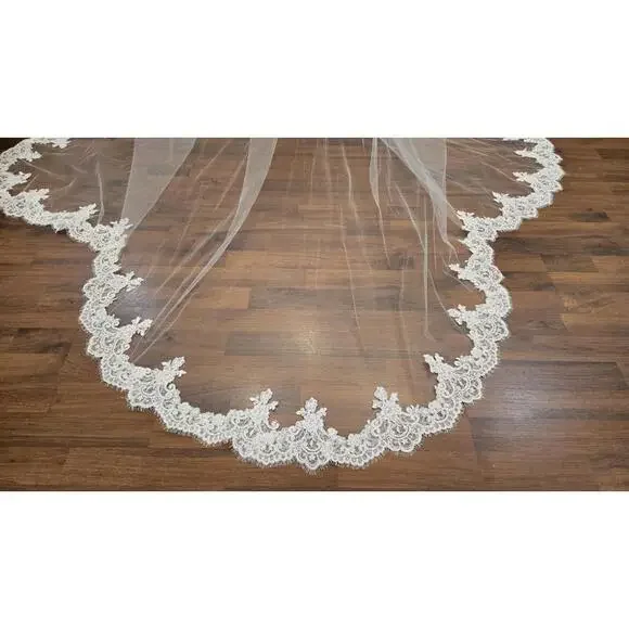 Marionat lace scalloped edged bridal wedding veil Ivory nwt new display picture 3